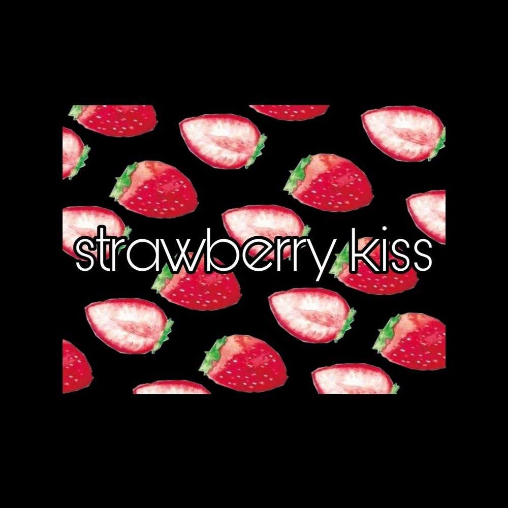 Strawberry Kiss lip gloss 💋 🍓 💎 handmade product